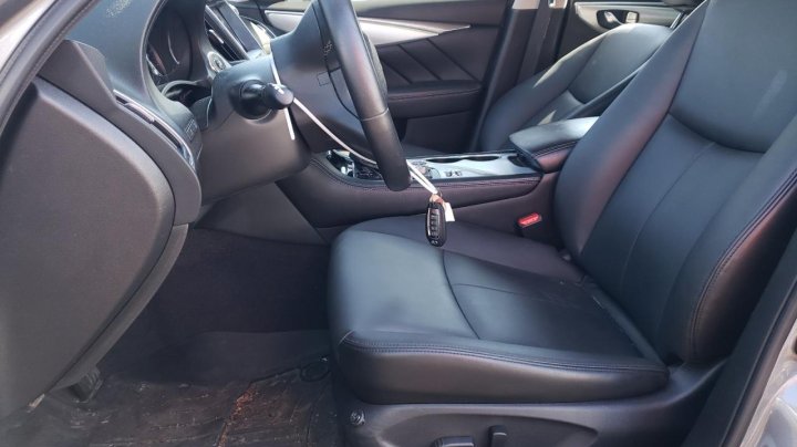 INFINITI Q50 PURE 2020