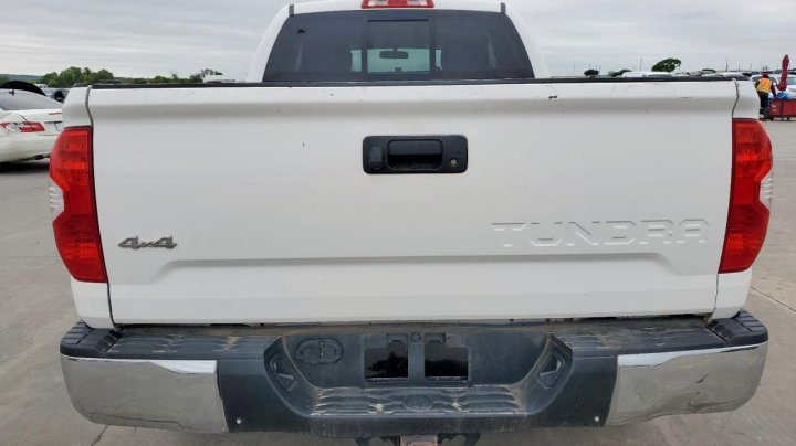 Toyota TUNDRA DOUBLE CAB SR 2016