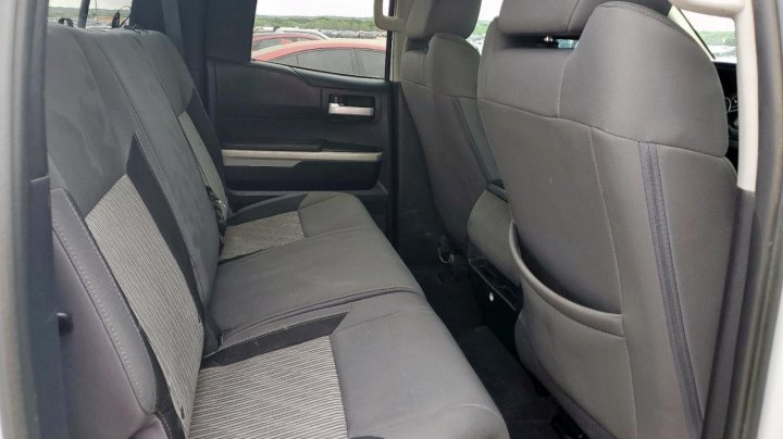 Toyota TUNDRA DOUBLE CAB SR 2016
