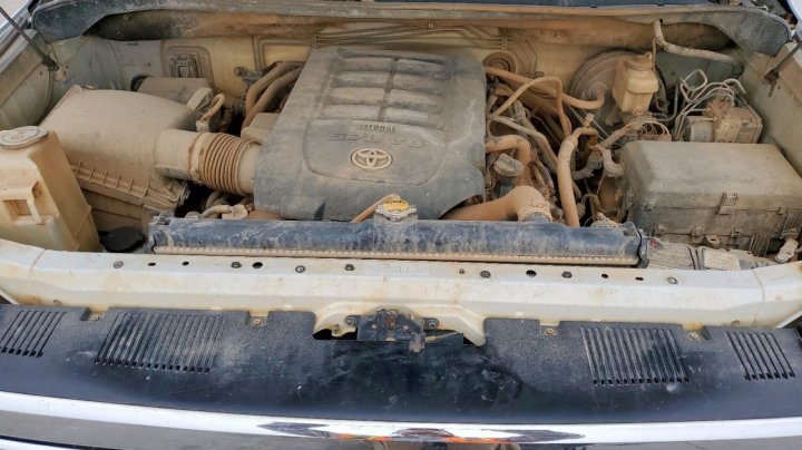 Toyota TUNDRA DOUBLE CAB SR 2016