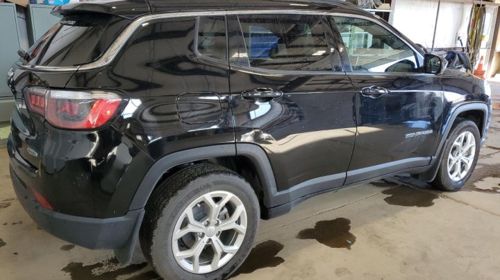 JEEP COMPASS LATITUDE 2024