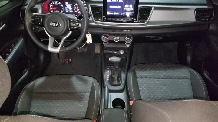 KIA RIO LX 2021