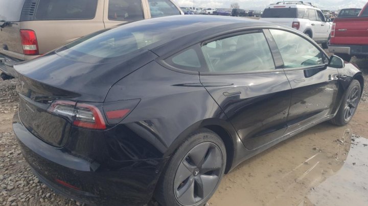 Tesla Model 3  2021