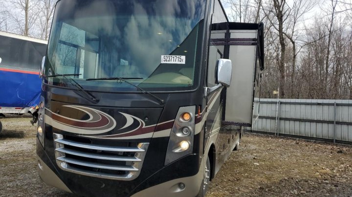 Ford F53  2015