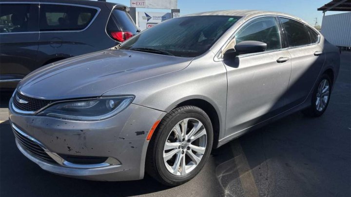 CHRYSLER 200 LIMITED 2015