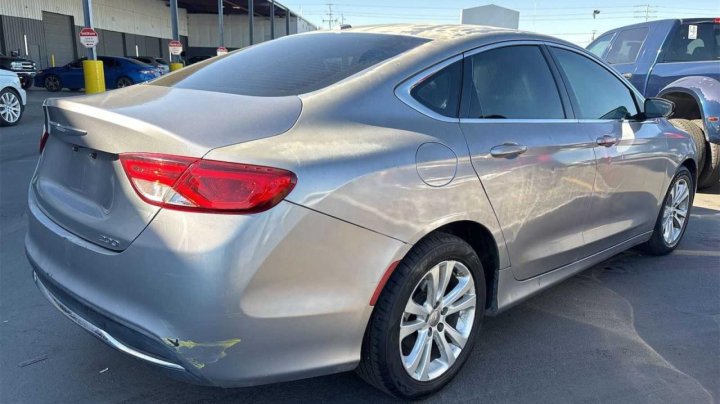 CHRYSLER 200 LIMITED 2015