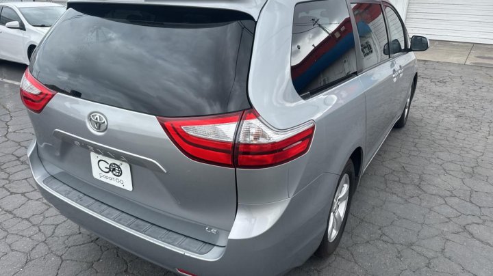 Toyota SIENNA LE 2015