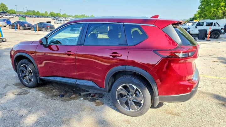 Nissan ROGUE  2024