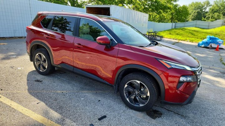 Nissan ROGUE  2024