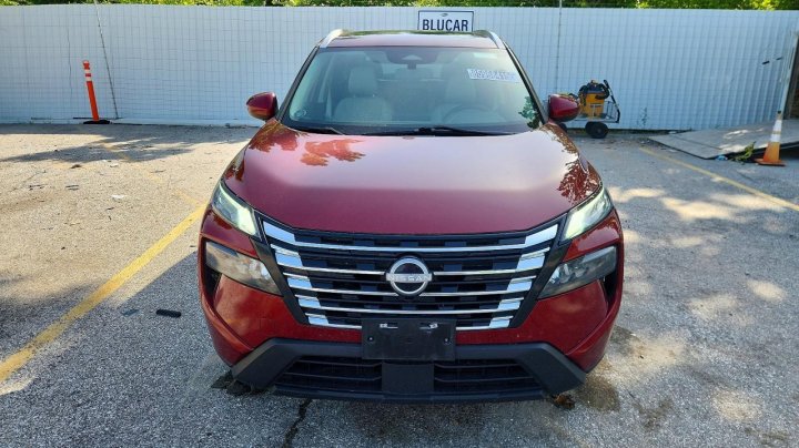 Nissan ROGUE  2024