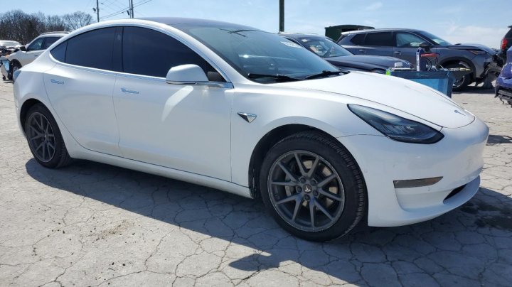 Tesla Model 3  2018