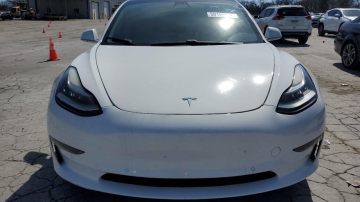 Tesla Model 3  2018