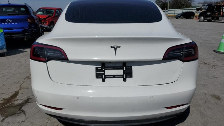 Tesla Model 3  2018
