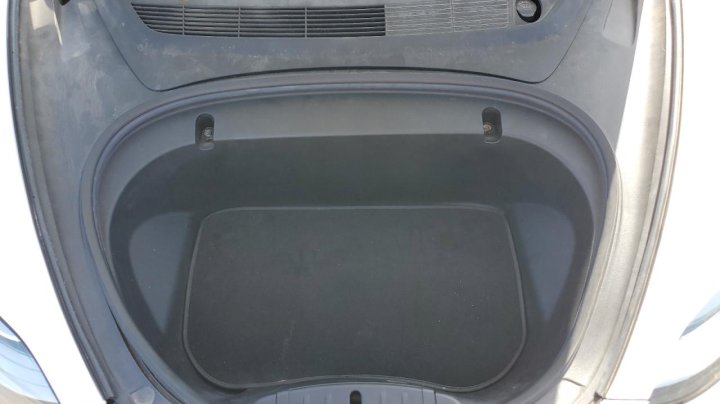 Tesla Model 3  2018