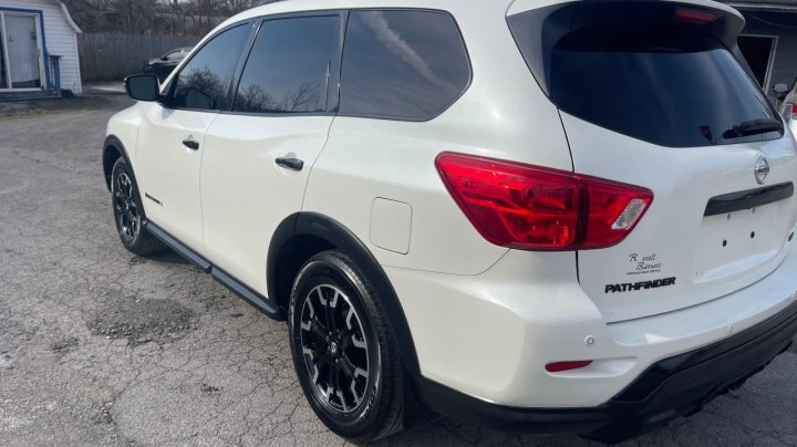 Nissan Pathfinder S 2019
