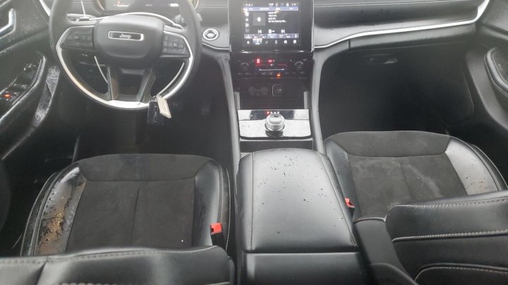 JEEP Grand Cherokee L LAREDO 2024