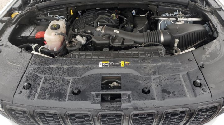 JEEP Grand Cherokee L LAREDO 2024
