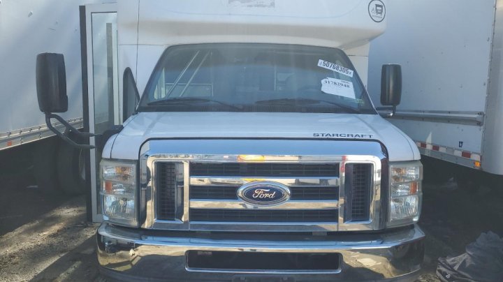 Ford ECONOLINE E450 SUPER DUTY CUTAWAY VAN 2015