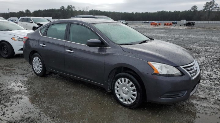 Nissan Sentra S 2015