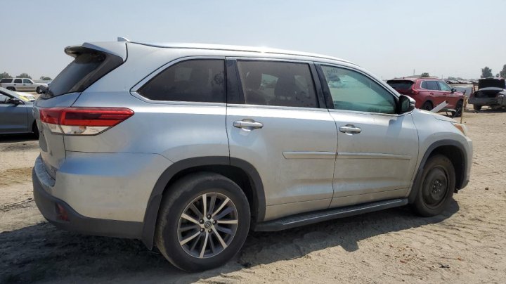 Toyota Highlander SE 2018