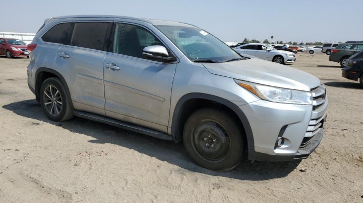 Toyota Highlander SE 2018