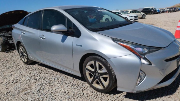 Toyota Prius  2016