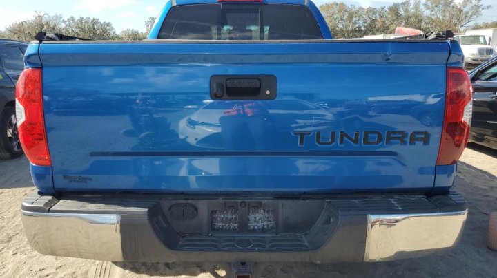 Toyota TUNDRA DOUBLE CAB SR 2016