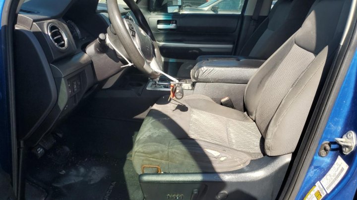 Toyota TUNDRA DOUBLE CAB SR 2016