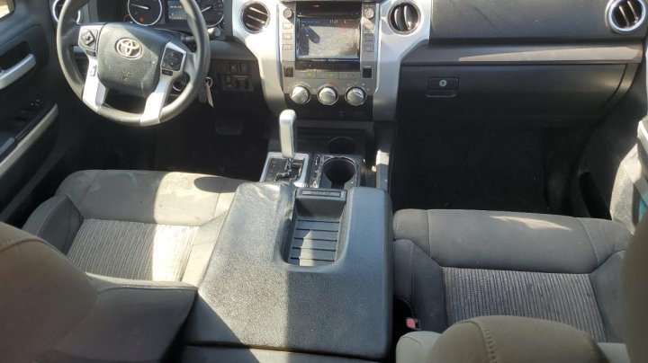 Toyota TUNDRA DOUBLE CAB SR 2016