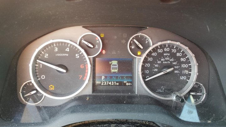 Toyota TUNDRA DOUBLE CAB SR 2016