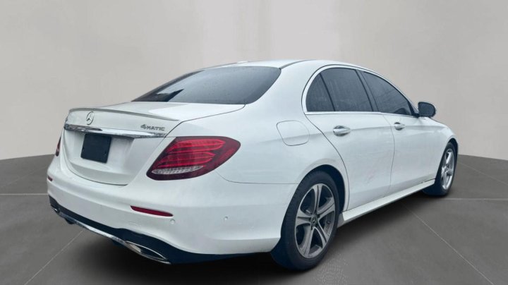 Mercedes-Benz E-Class 300 4MATIC 2017