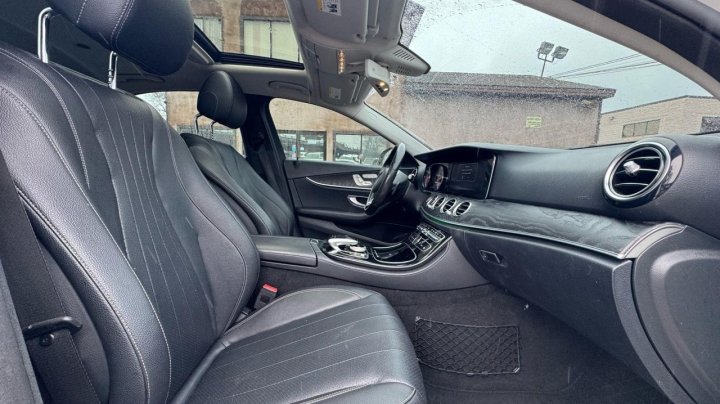 Mercedes-Benz E-Class 300 4MATIC 2017