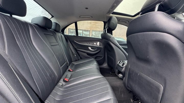 Mercedes-Benz E-Class 300 4MATIC 2017