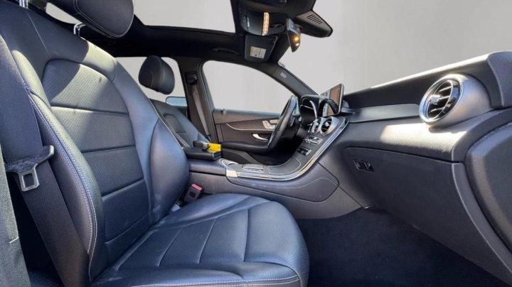 Mercedes-Benz GLC-Class 300 4MATIC 2021