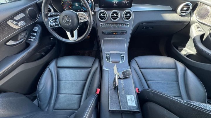 Mercedes-Benz GLC-Class 300 4MATIC 2021