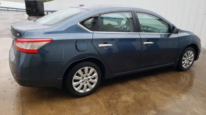 Nissan Sentra S 2015