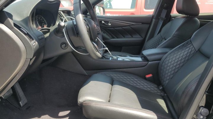 INFINITI Q50 RED SPORT 400 2023