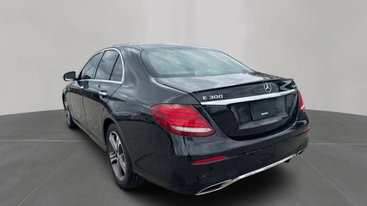 Mercedes-Benz E-Class 300 4MATIC 2017