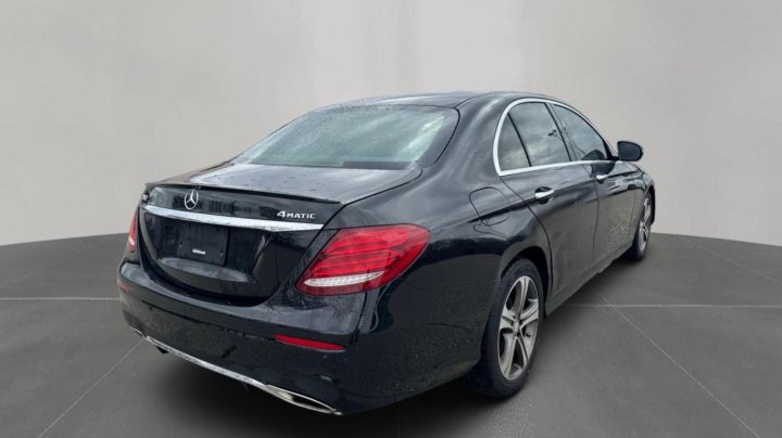 Mercedes-Benz E-Class 300 4MATIC 2017