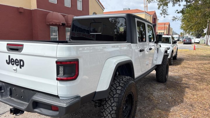 JEEP Gladiator SPORT 2021