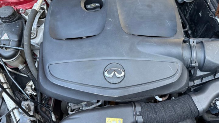 INFINITI QX30 BASE 2017