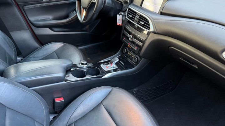 INFINITI QX30 BASE 2017