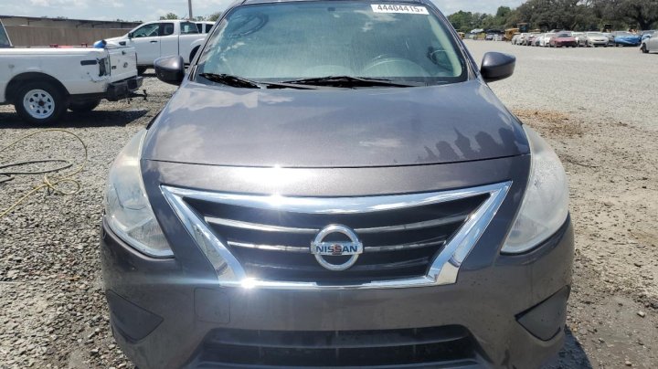 Nissan Versa S 2015