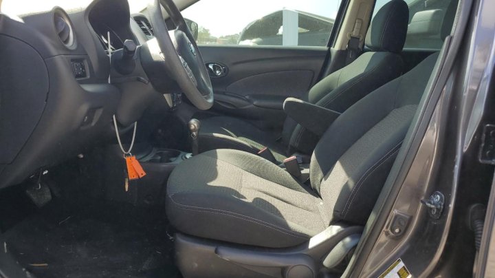 Nissan Versa S 2015