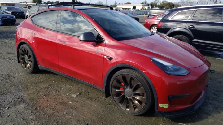 Tesla Model Y  2021