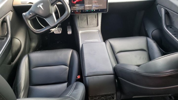 Tesla Model Y  2021