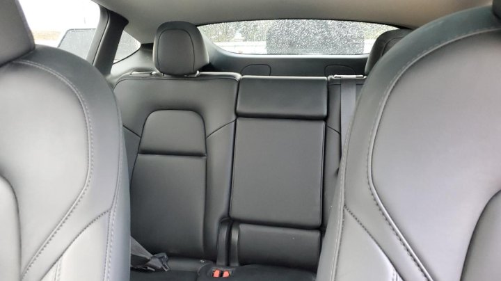 Tesla Model Y  2024