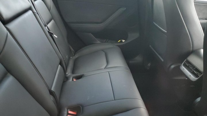 Tesla Model Y  2024