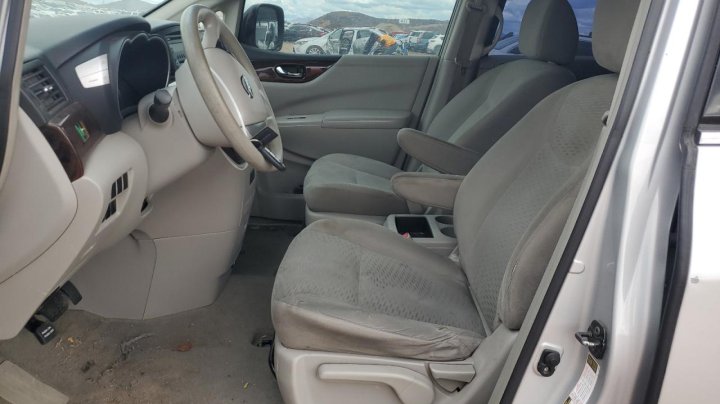 Nissan Quest S 2015