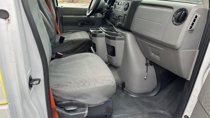 Ford ECONOLINE E450 SUPER DUTY CUTAWAY VAN 2017